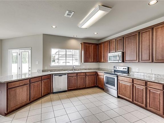 4th image of 1001 Providence Blvd