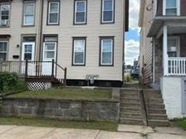 1058 W Wilkes Barre St, Easton, PA 18042