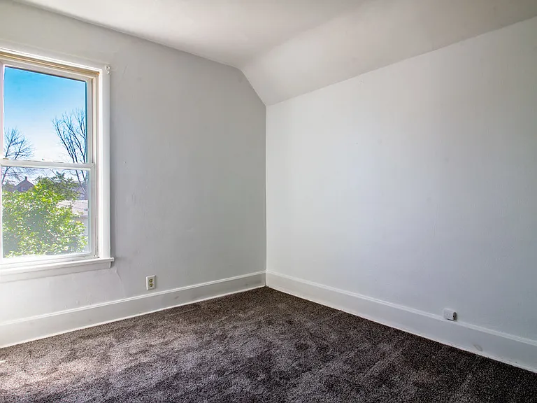 1612 Baxter Ave — Photo 14