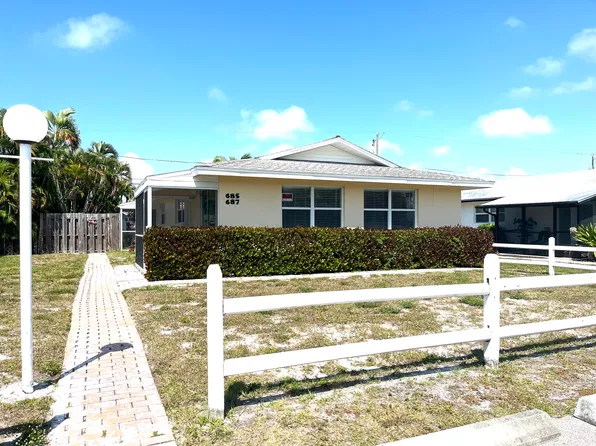 685 95th Ave N #685, Naples, FL 34108