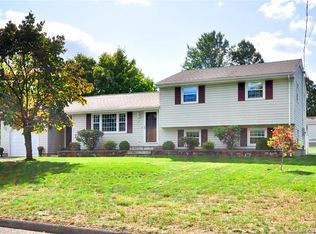 17 Venice Dr, Burlington, CT 06013