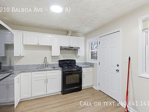 4th image of 1210 Balboa Ave Unit A