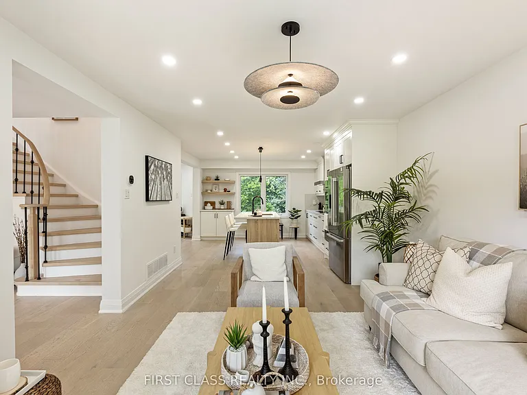 679 Village Pkwy — Photo 5
