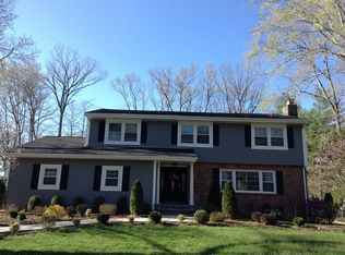 311 Meadowbrook Rd, Wyckoff, NJ 07481