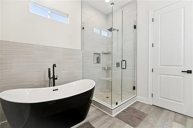 1239 Center St — Photo 14