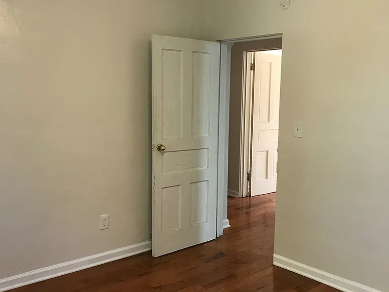 915 Mellon St — Photo 12