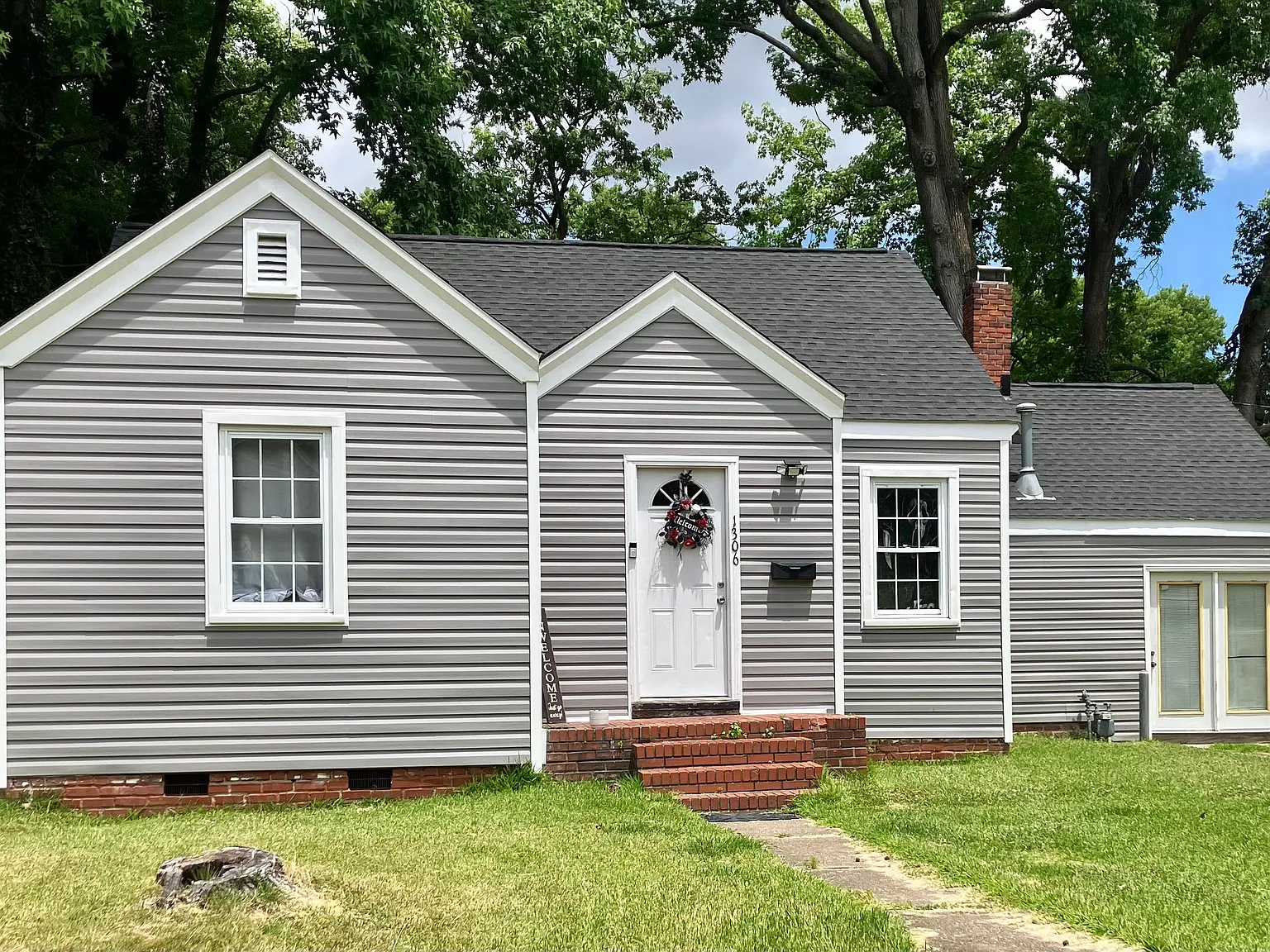 3 bed, 1074 sqft, $2,100 — Photo 1