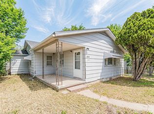 305 S 7th St, Herington, KS 67449