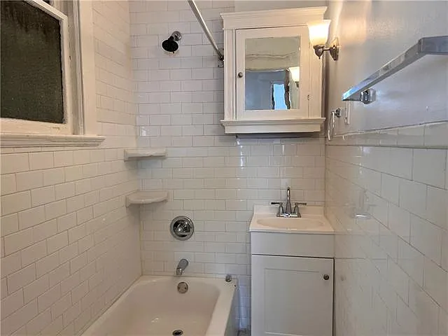 4126 Carondelet St #2 — Photo 11