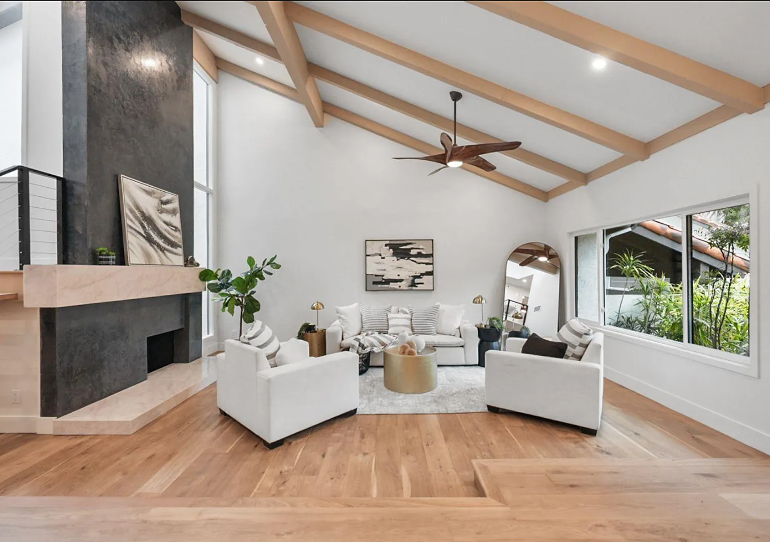 Renovated 4BR Solana Beach Home | 2,470 SF, Private Patios & 2-Car Garage — Photo 1