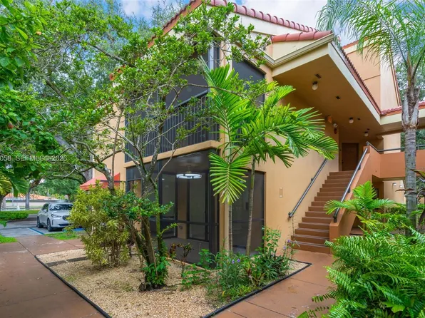 15495 Miami Lakeway N APT 101, Hialeah, FL 33014