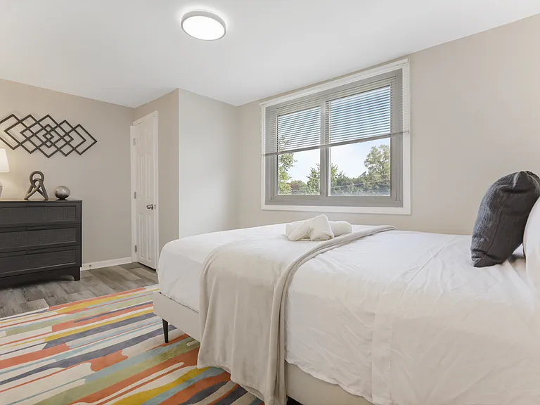 10308 W Lyndale Ave — Photo 24
