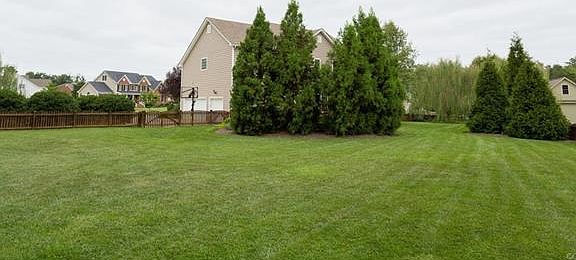 4th image of 11401 Woodford Ct