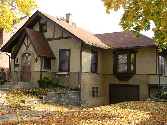 2nd image of 915 N 2nd Ave