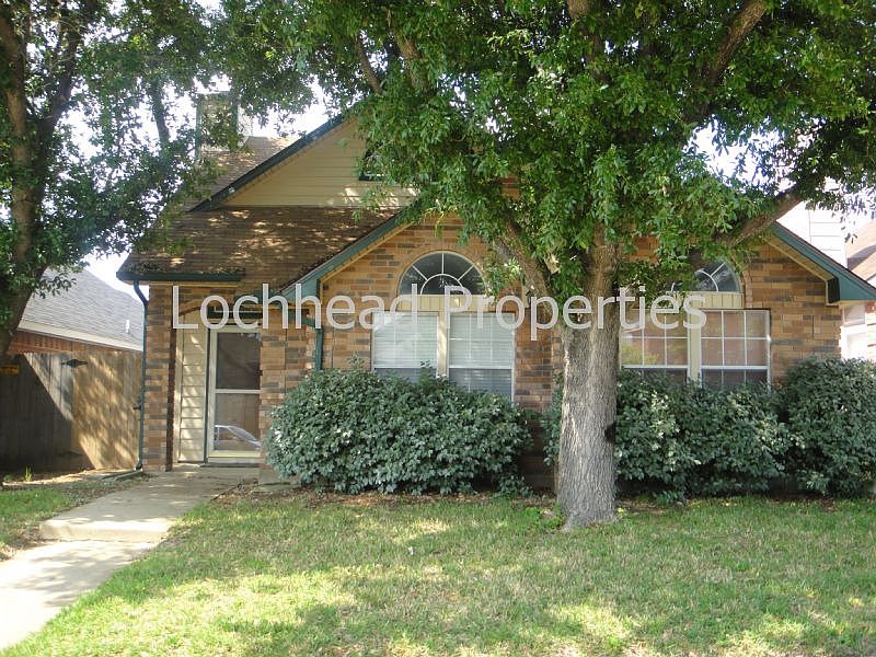 1st image of 2325 Ithaca Dr