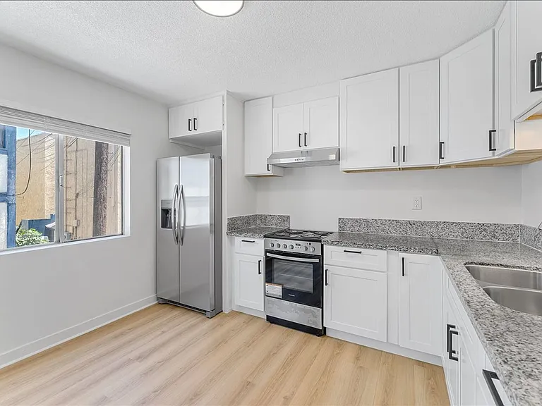 1626 Pine Ave #N — Photo 6
