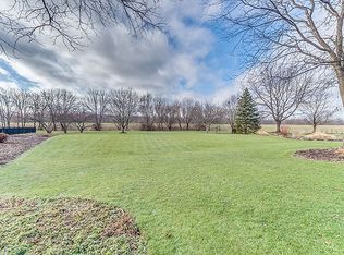 1222 W Bauer Rd, Naperville, IL 60563