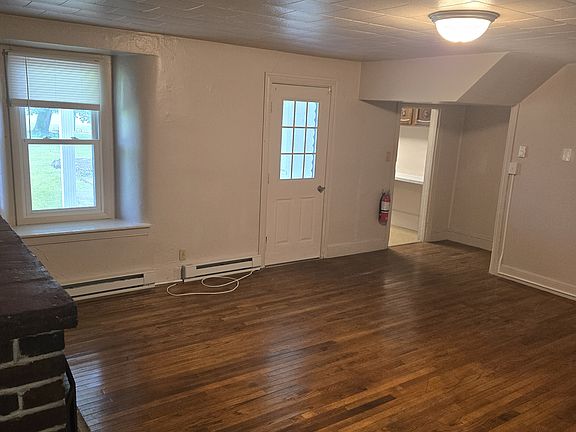 Living Room (1st floor)