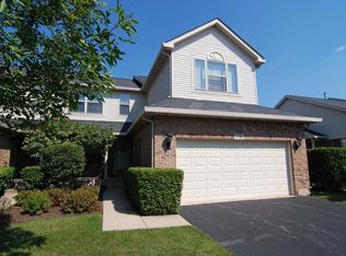 718 W Saint Johns Pl, Addison, IL 60101