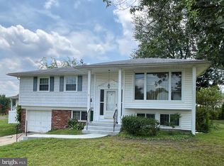 25 Holyoke Dr, Delran, NJ 08075