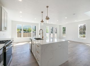 4637 S Locust Hills Ct, Holladay, UT 84117