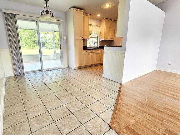 2nd image of 1811 SW Alberca Lane
