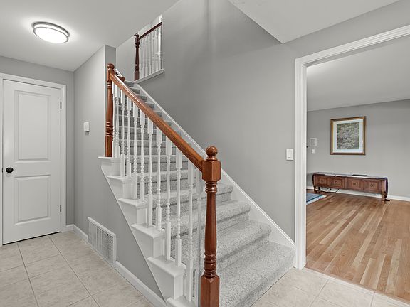 3rd image of 525 278th Ave NE