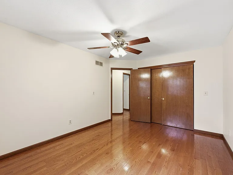 7666 Windwood Dr — Photo 28