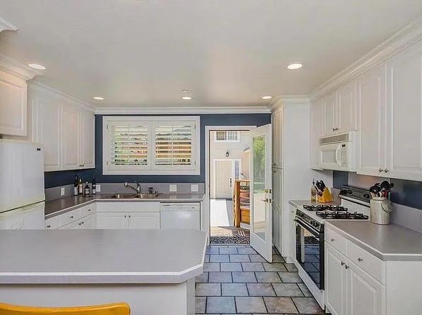1418 Bradley Ave