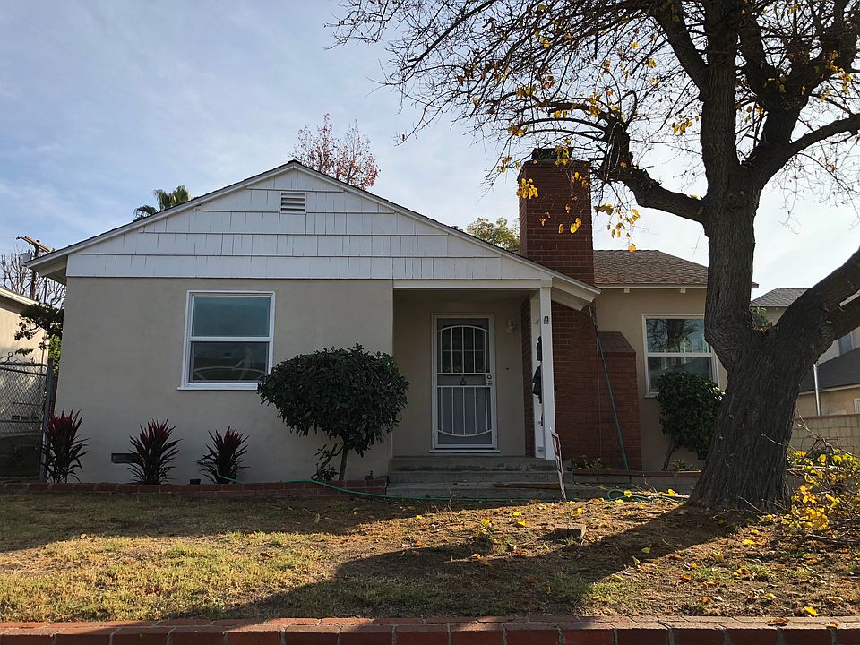 1st image of 3000 N Buena Vista St