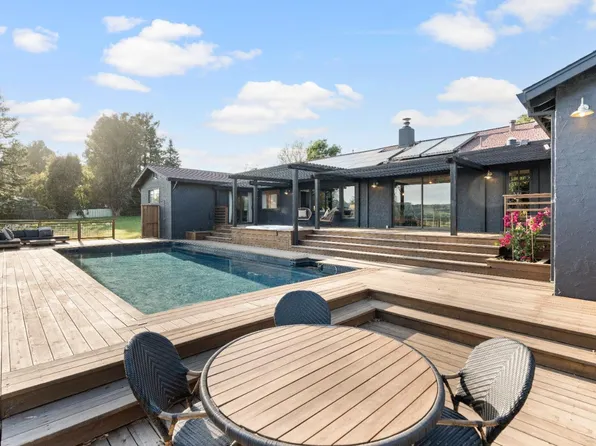 2265 Schaeffer Road, Sebastopol, CA 95472