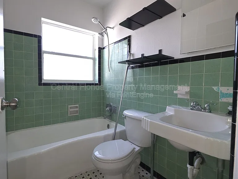 1010 E Central Blvd — Photo 15