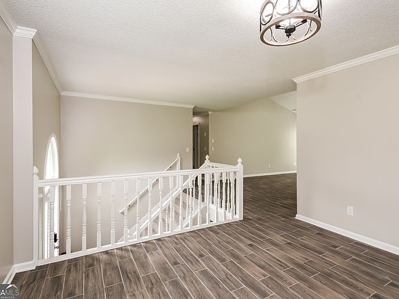 5th image of 17 Stonecreek Dr