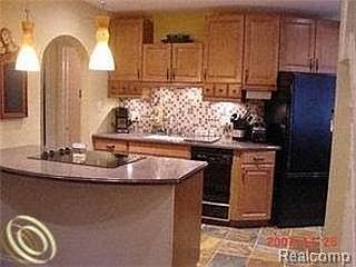 4th image of 42430 Lakeland Ct