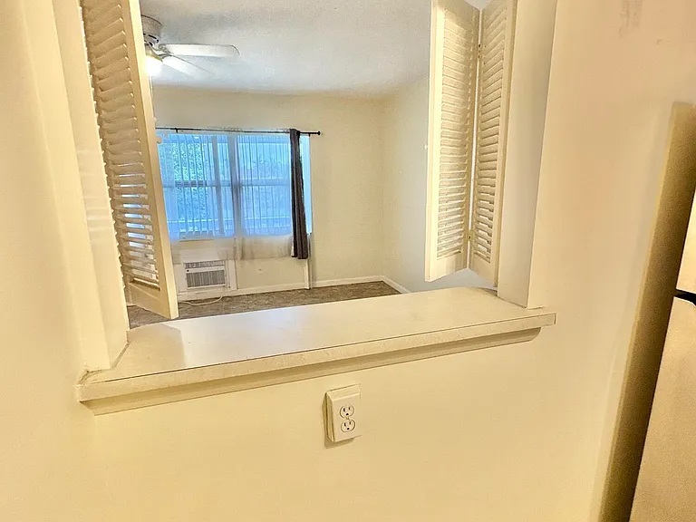 63 Coventry Ln #C — Photo 8