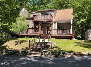 4271 Winchester Way, Bushkill, PA 18324
