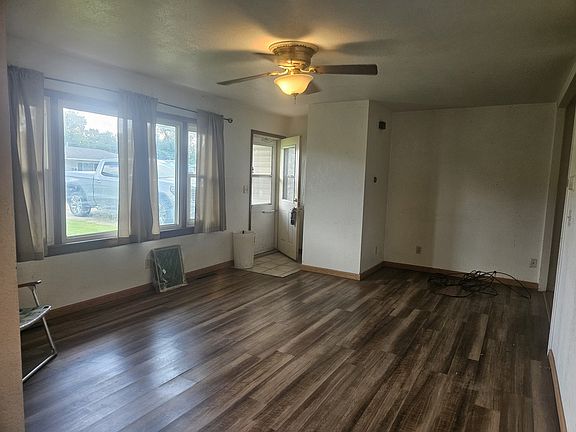 5th image of 208 W 18th St