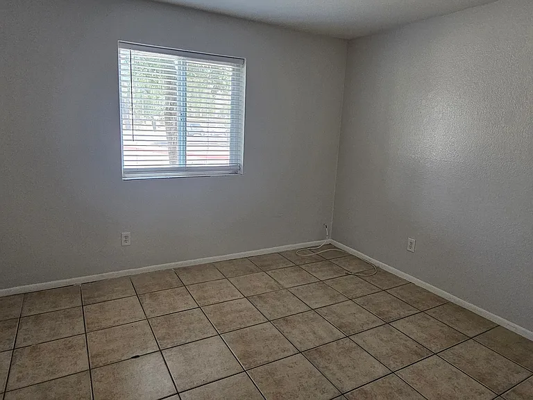 Hayden Terrace — Photo 75