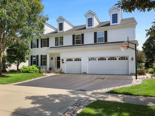 2245 Hazeltime Dr, Vernon Hills, IL 60061