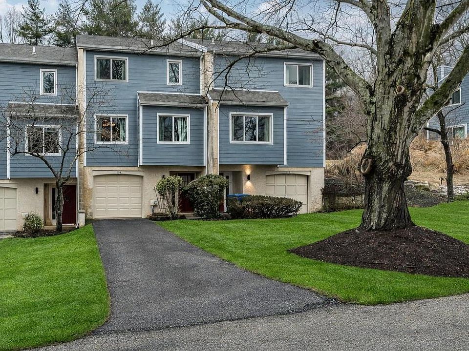 1st image of 104 S Point Dr #104