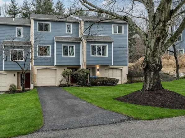 104 S Point Dr #104, Chadds Ford, PA 19317