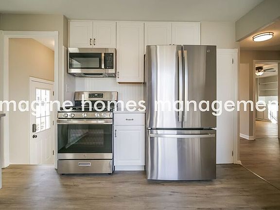 5th image of 1131 Belrose Rd