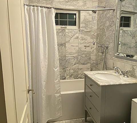 5th image of 7139 N Melvina Ave