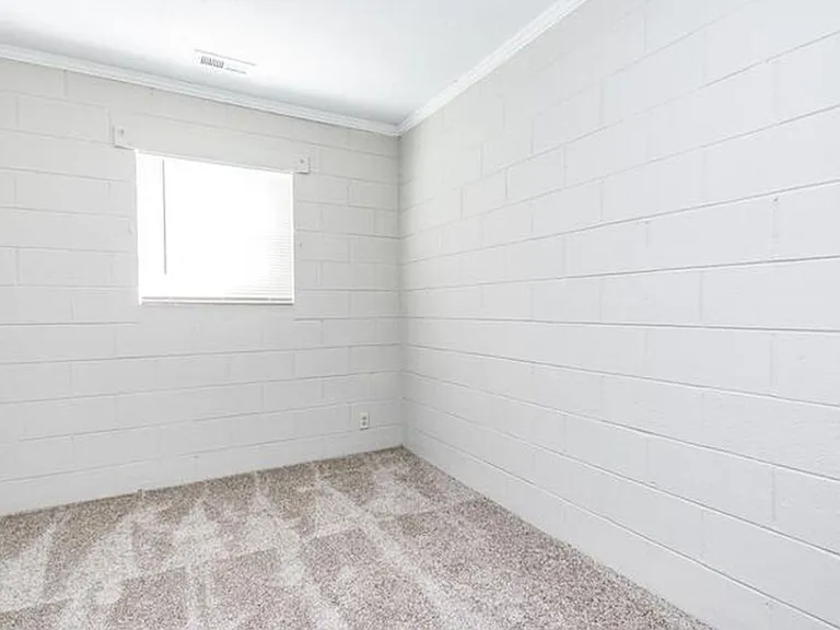 506 Bragg St — Photo 2