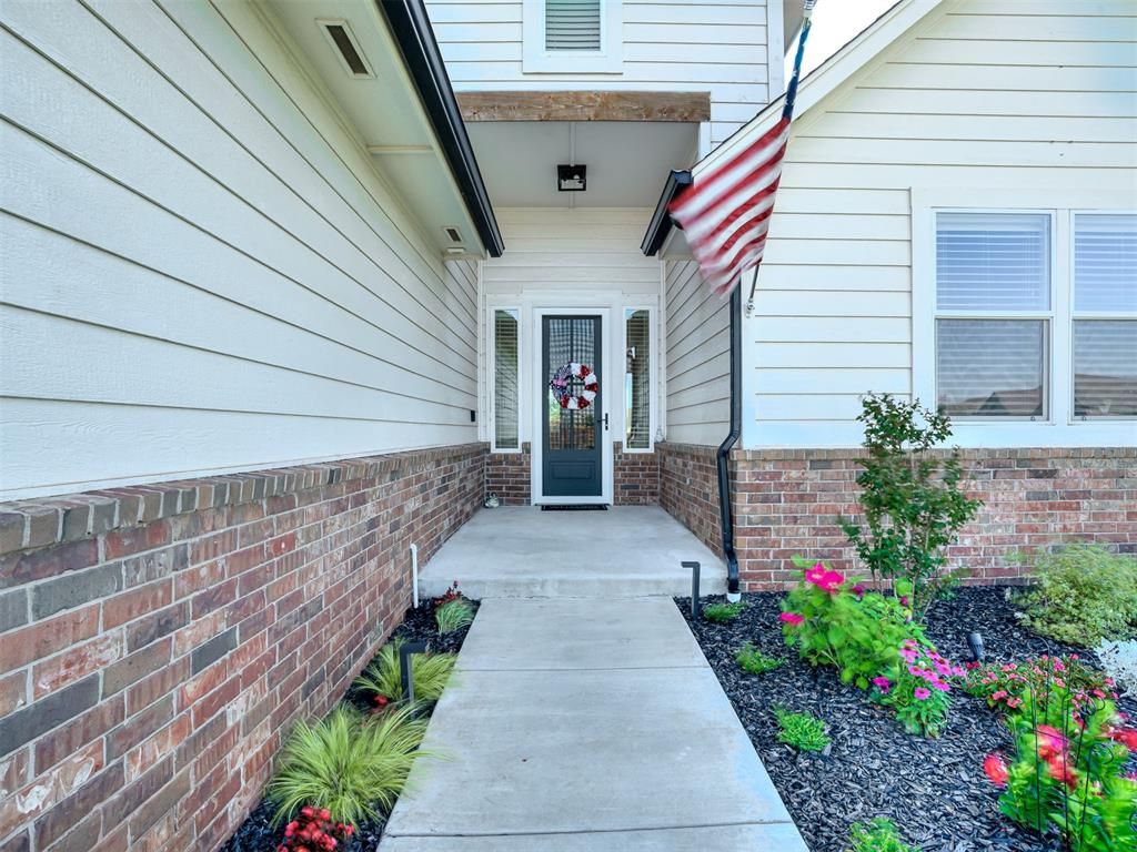 208 Braxton Way, Yukon, OK - View 2