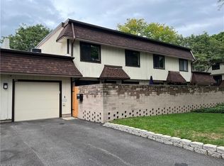 9956 Johnnycake Ridge Rd APT B11, Painesville, OH 44077