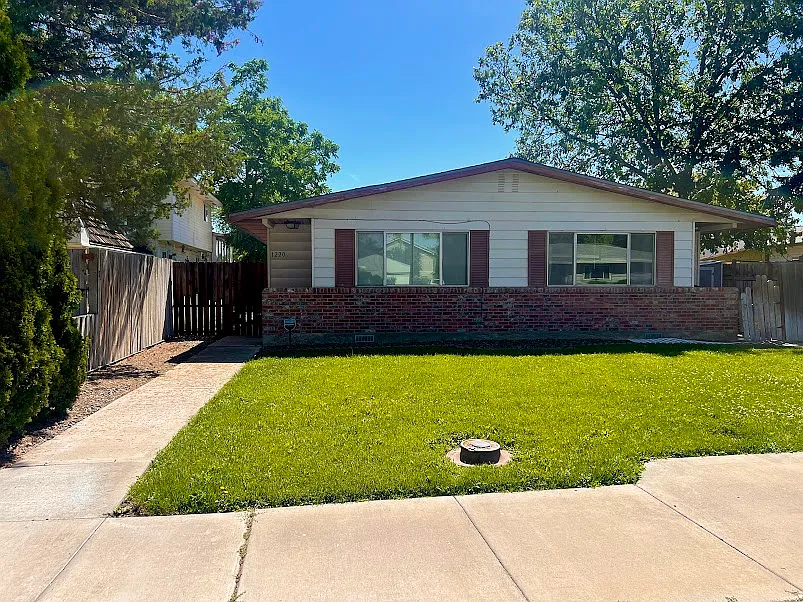 2 bed, 802 sqft, $1,275 — Photo 1