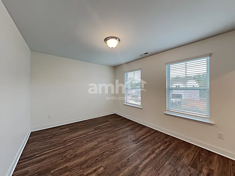 2128 Laurel Village Cir — Photo 19