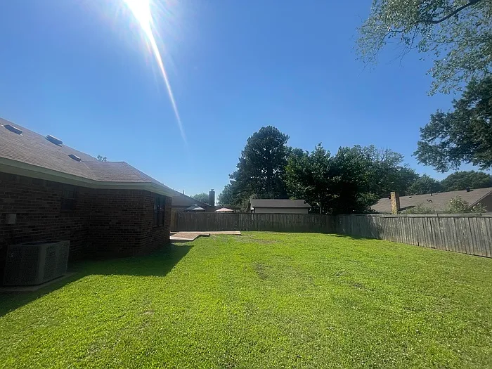 7028 Rose Trail Dr — Photo 24