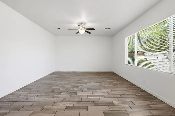 692 N Blackbird Dr — Photo 13